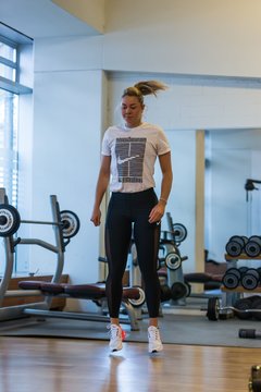 In the Gym 17 - Training mit Carina